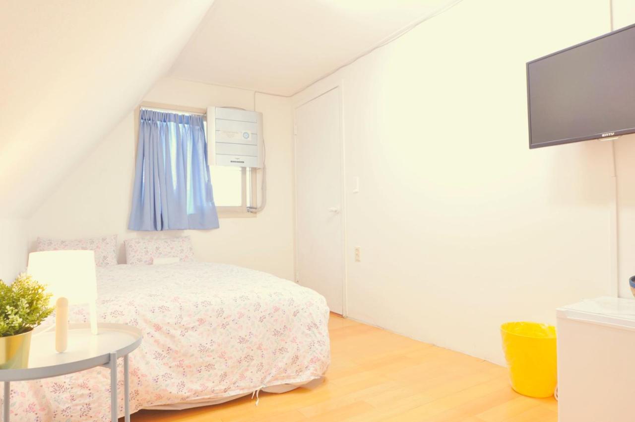 Myeongdong Rooftop Hostel Сеул Екстер'єр фото