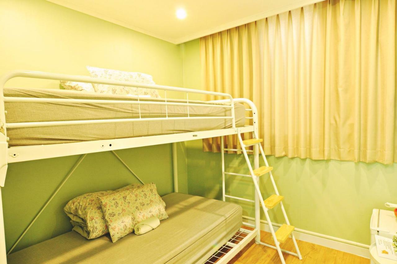 Myeongdong Rooftop Hostel Сеул Екстер'єр фото