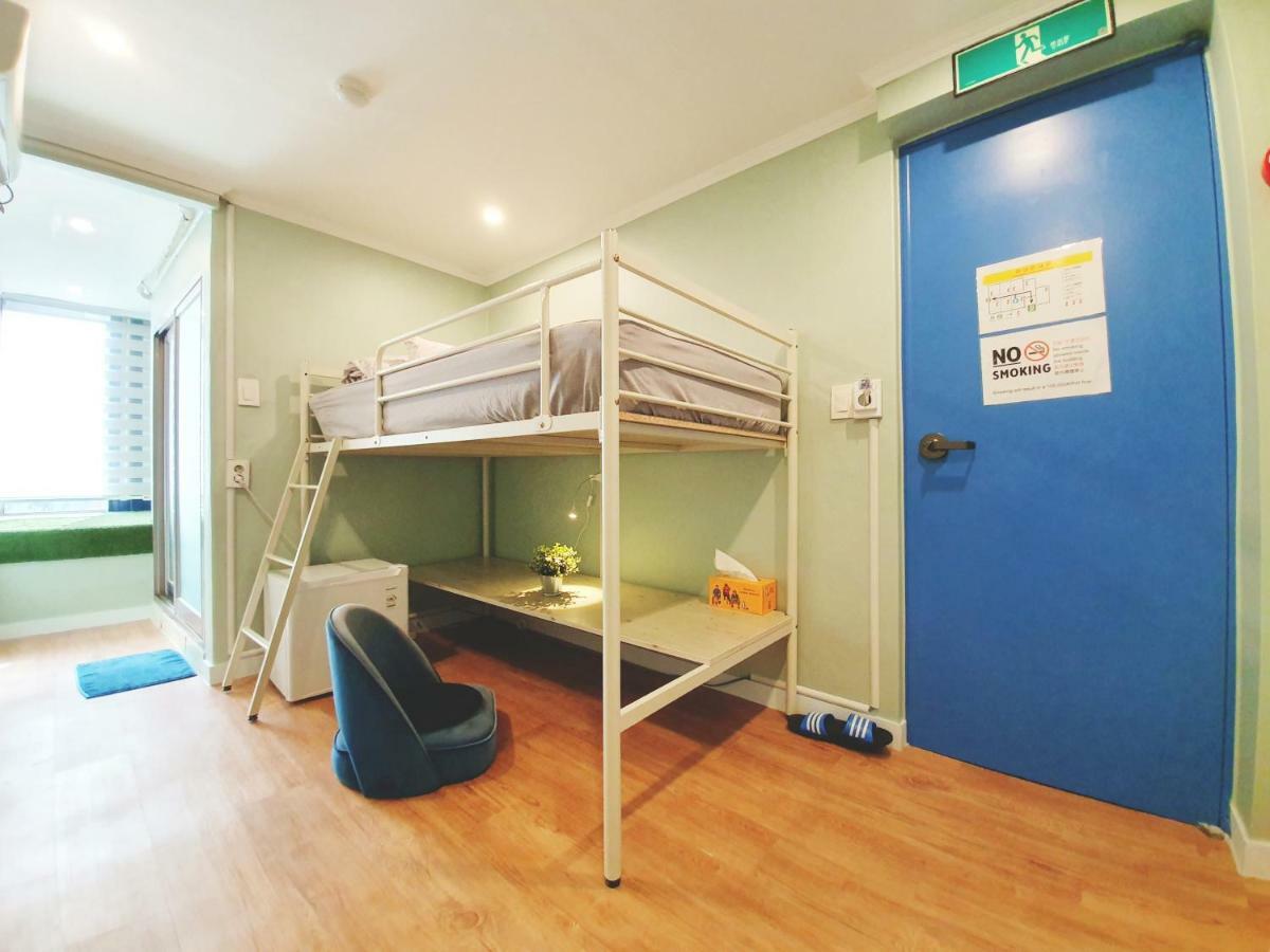 Myeongdong Rooftop Hostel Сеул Екстер'єр фото
