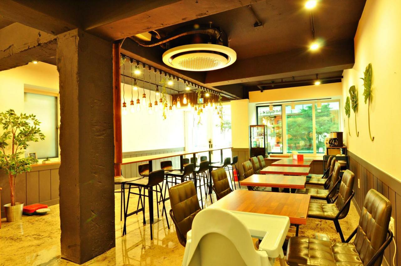 Myeongdong Rooftop Hostel Сеул Екстер'єр фото