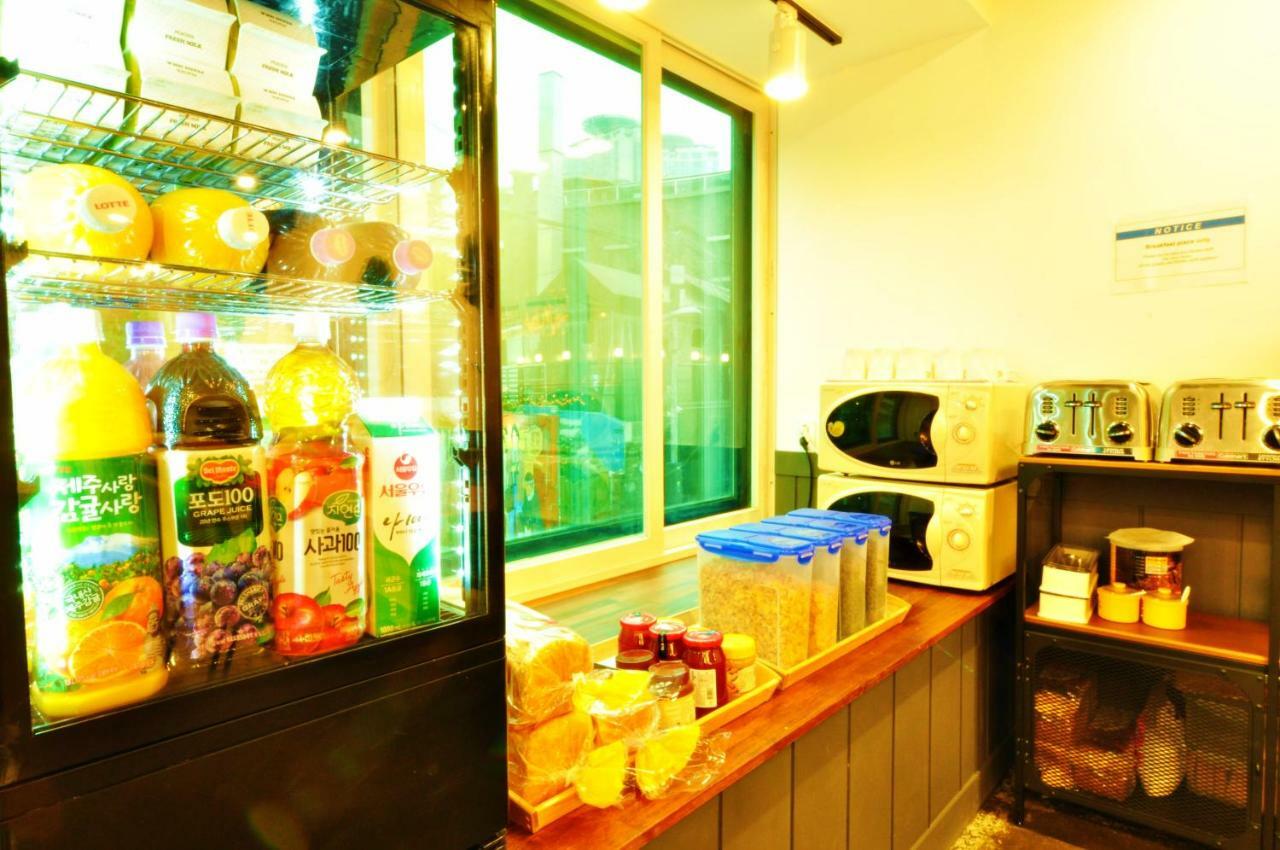 Myeongdong Rooftop Hostel Сеул Екстер'єр фото