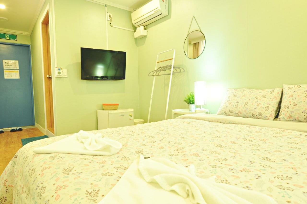 Myeongdong Rooftop Hostel Сеул Екстер'єр фото