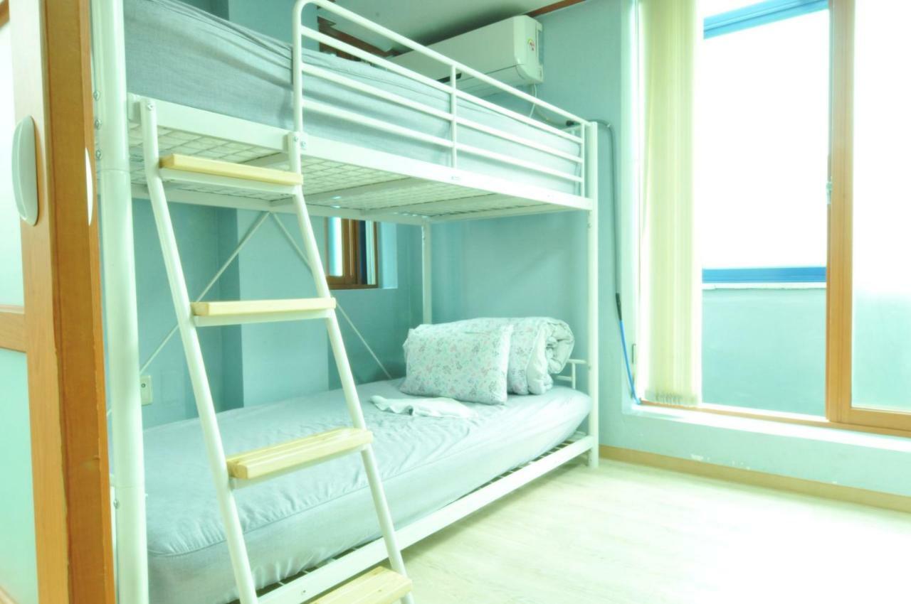 Myeongdong Rooftop Hostel Сеул Екстер'єр фото