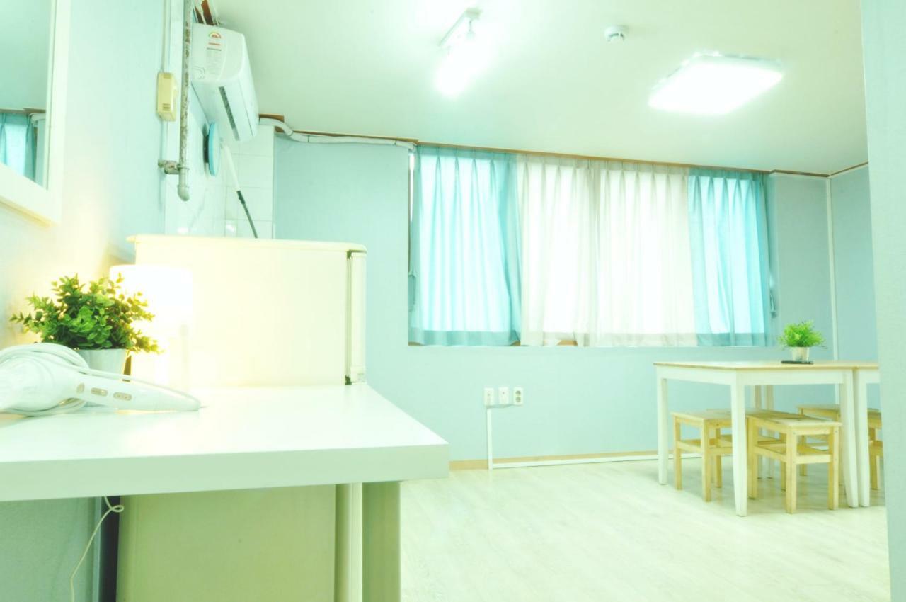 Myeongdong Rooftop Hostel Сеул Екстер'єр фото
