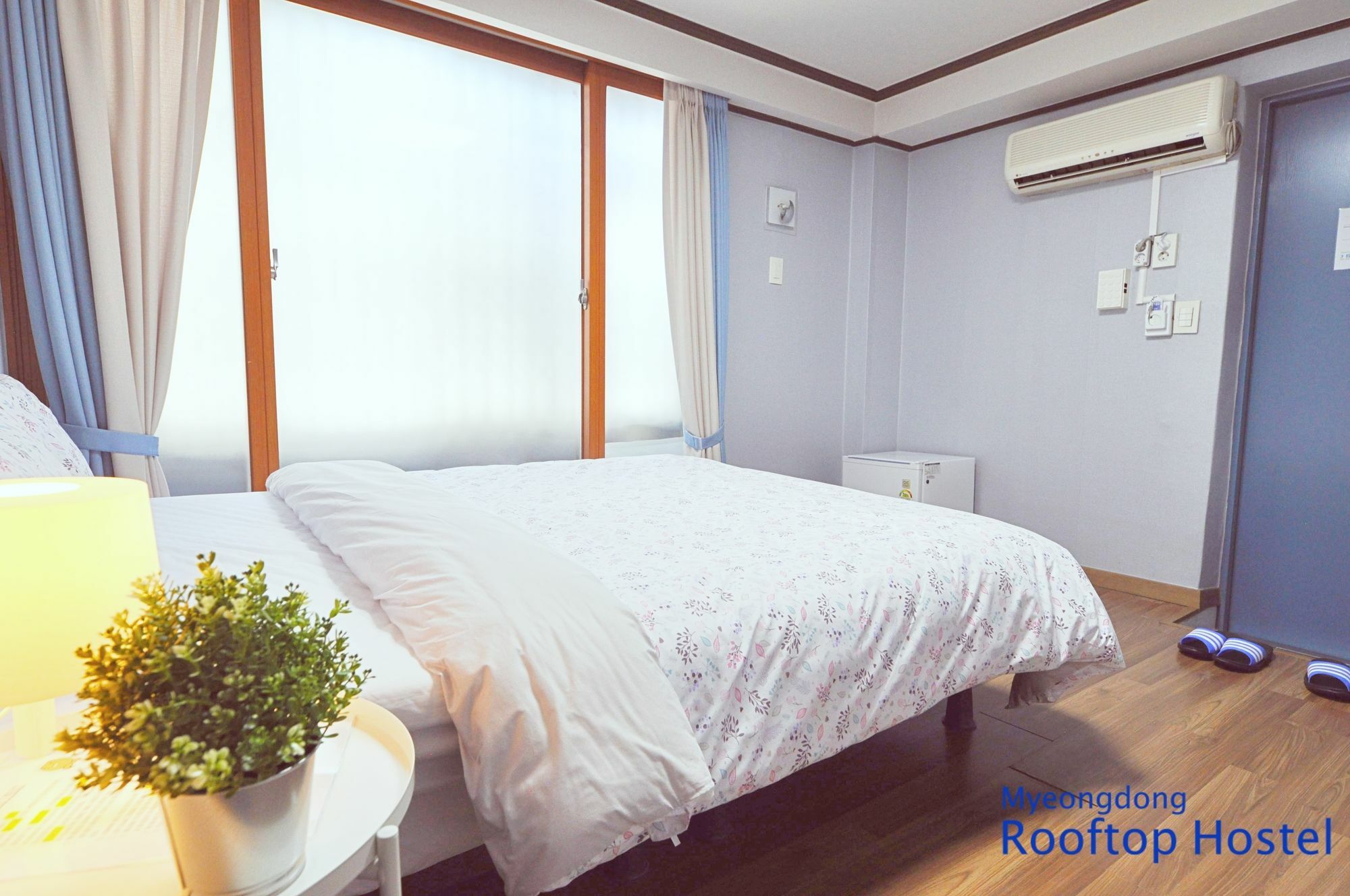 Myeongdong Rooftop Hostel Сеул Екстер'єр фото