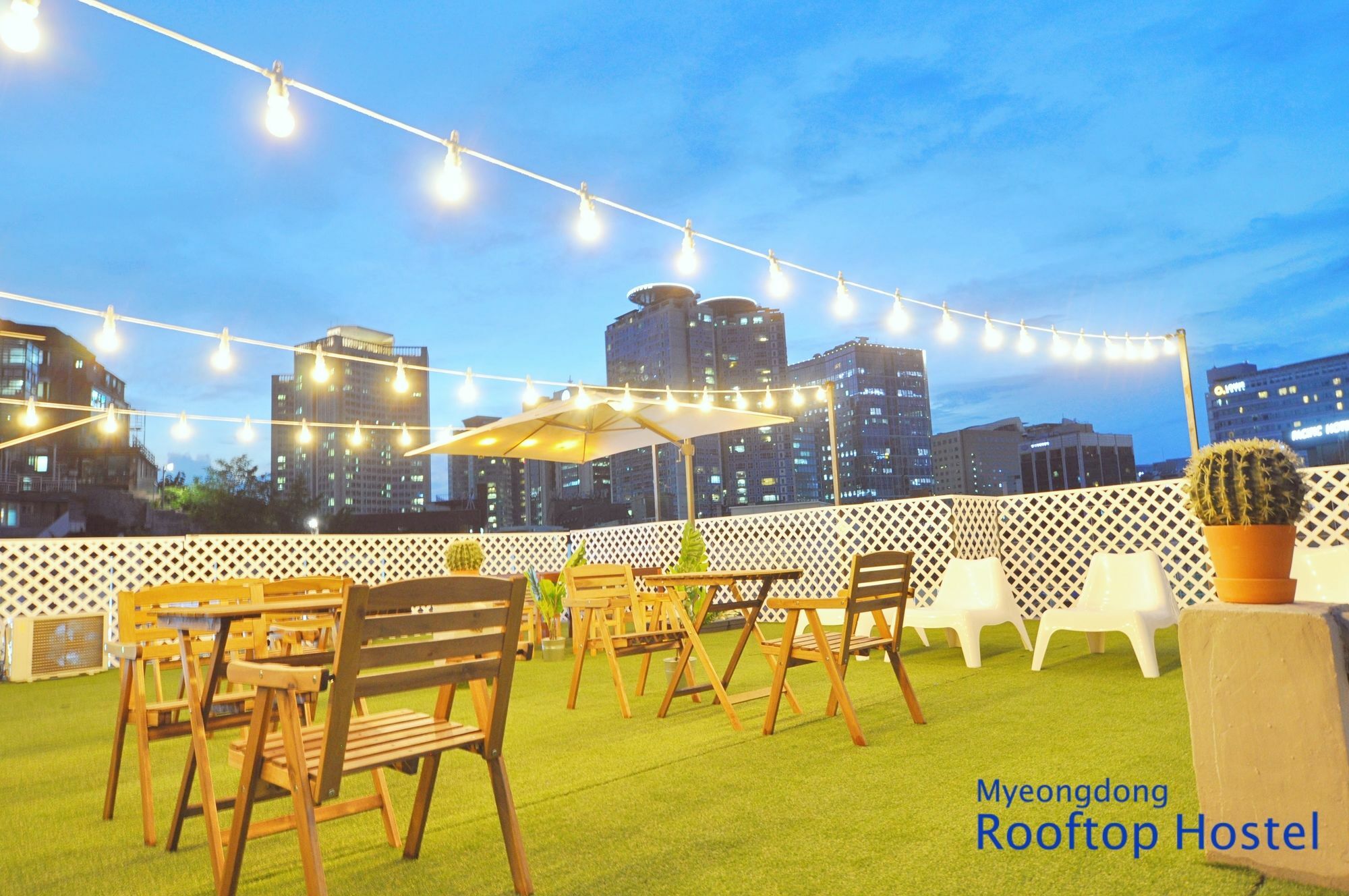 Myeongdong Rooftop Hostel Сеул Екстер'єр фото