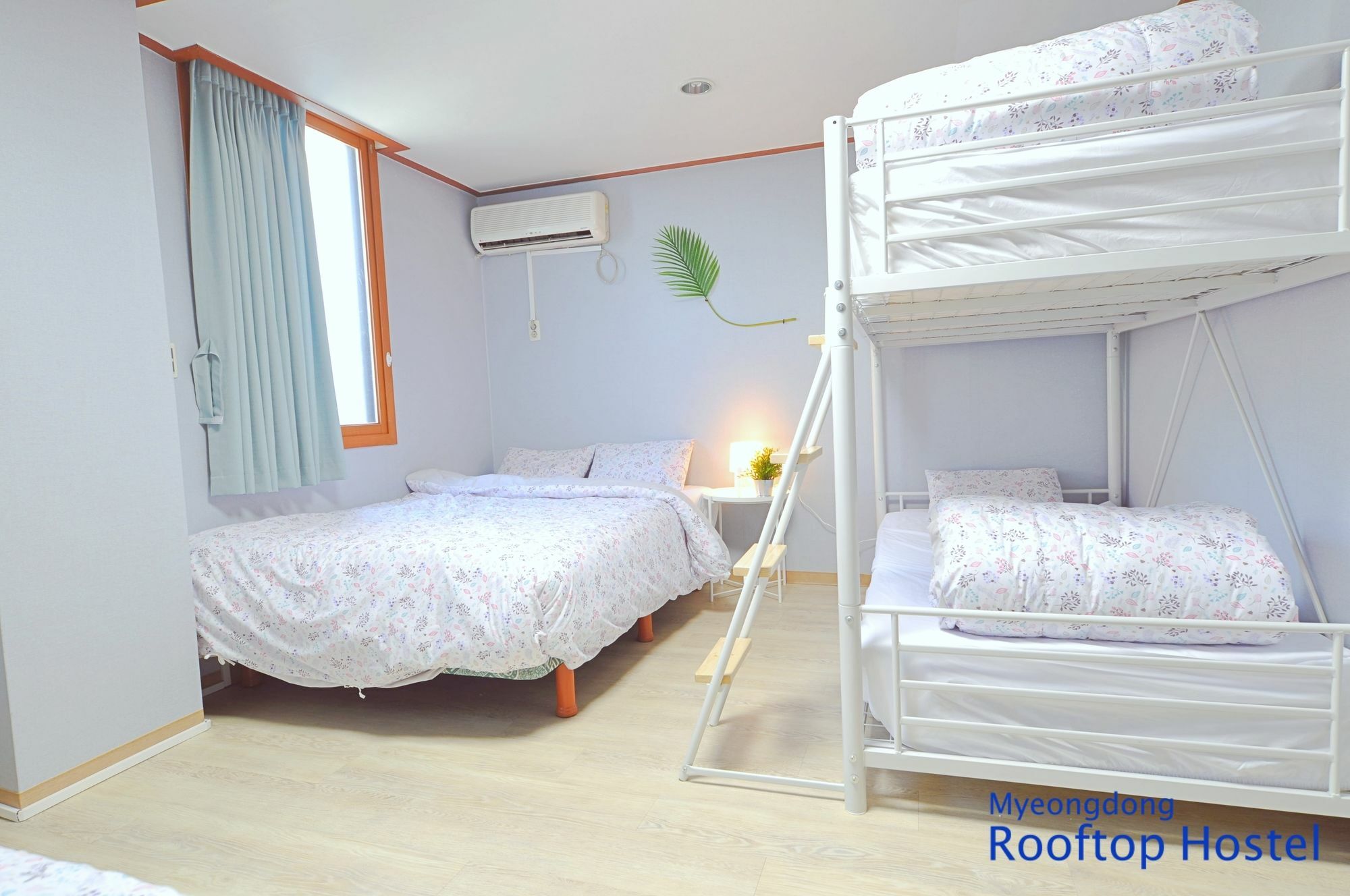 Myeongdong Rooftop Hostel Сеул Екстер'єр фото